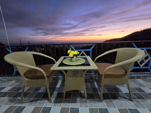 Balcony - Aangan Royal Stay - Your Mountain Home in Dharamshala (Dharamshala)