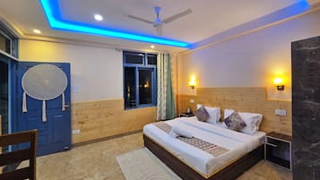 Superior Room | Laptop workspace, iron/ironing board, free WiFi