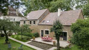 Exterior - Le Ribouillon: Cottage for 15 people in the heart of Burgundy (Chailly-sur-Armançon)