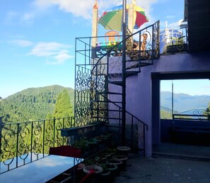 Vista frontal de la propiedad