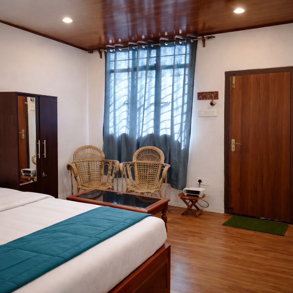 Deluxe Double Room, Balcony, Hill View
