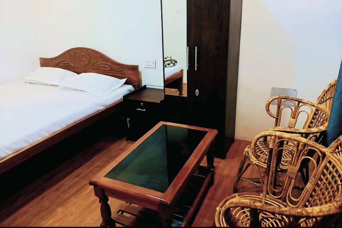 Deluxe Double Room, Balcony, Hill View | Desk, free WiFi