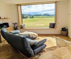 DVD player - Vacation apartment with 3 sep. Bedrooms and bathrooms (Nußdorf i. Chiemgau)