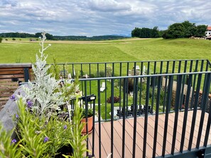 Property grounds - Vacation apartment with 3 sep. Bedrooms and bathrooms (Nußdorf i. Chiemgau)