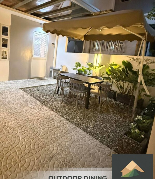 House, 2 Bedrooms, Smoking, Patio | Living area