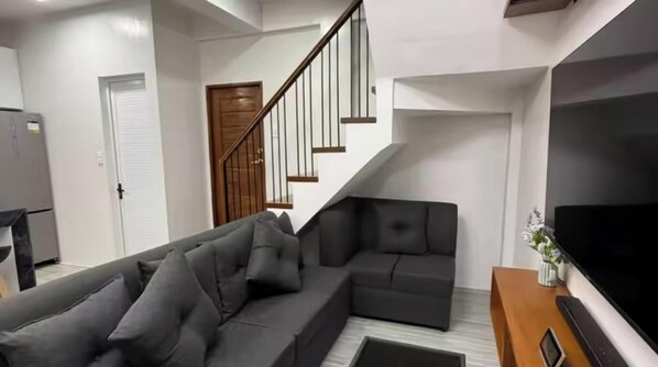 Living room - The Escape - Malolos (Malolos City)