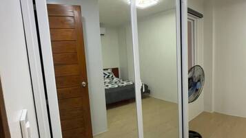 Maison, 2 chambres, fumeurs, patio | 2 chambres