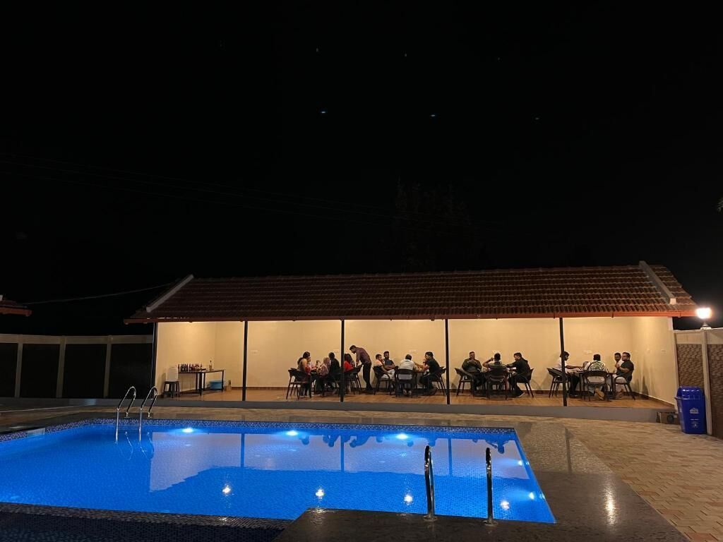 14 kolam renang outdoor