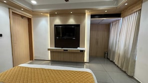 Deluxe Double Room, Garden View