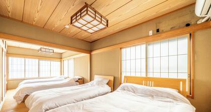 Yamato no Yado," a 2F detached house, can use to 10 people, with free parking.