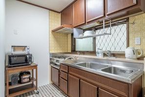 Fridge, microwave, stovetop, electric kettle