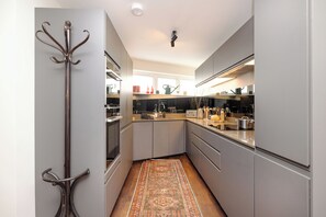 Comfort Apartment | Private kitchen | Fridge, oven, stovetop, electric kettle