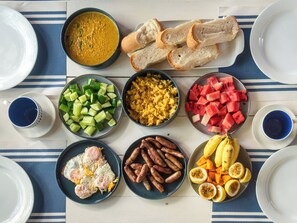 Kontinental frokost hver dag (mot et tillegg)