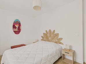 3 bedrooms, iron/ironing board, free WiFi, wheelchair access