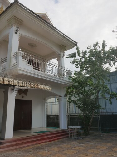 Angkor on the roof, a little nest in the heart of the city!