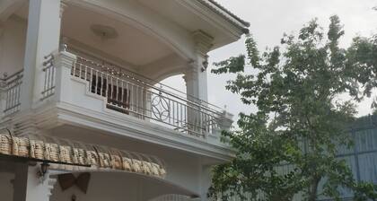 Angkor on the roof, a little nest in the heart of the city!