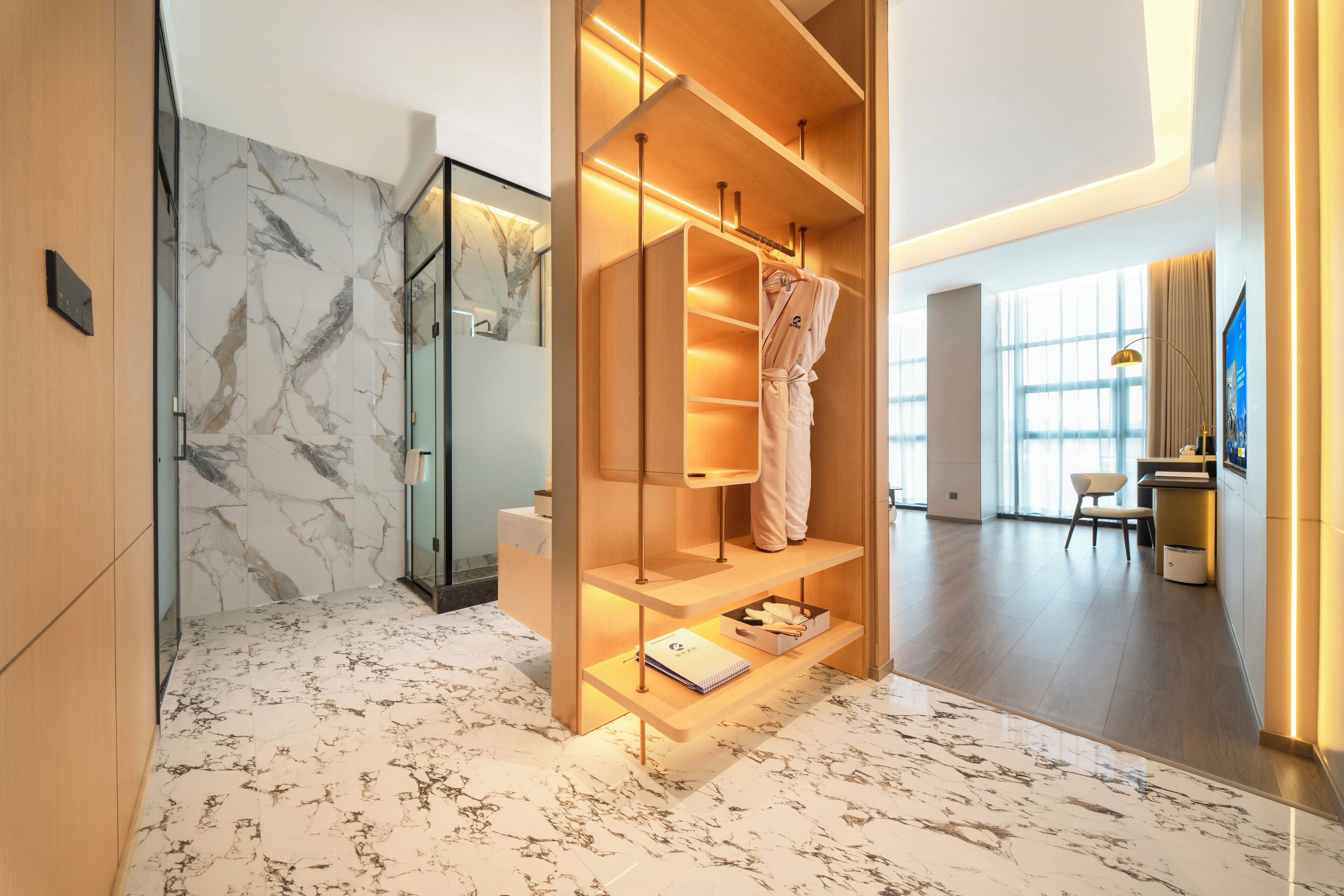 Basic Double Room | Wardrobe