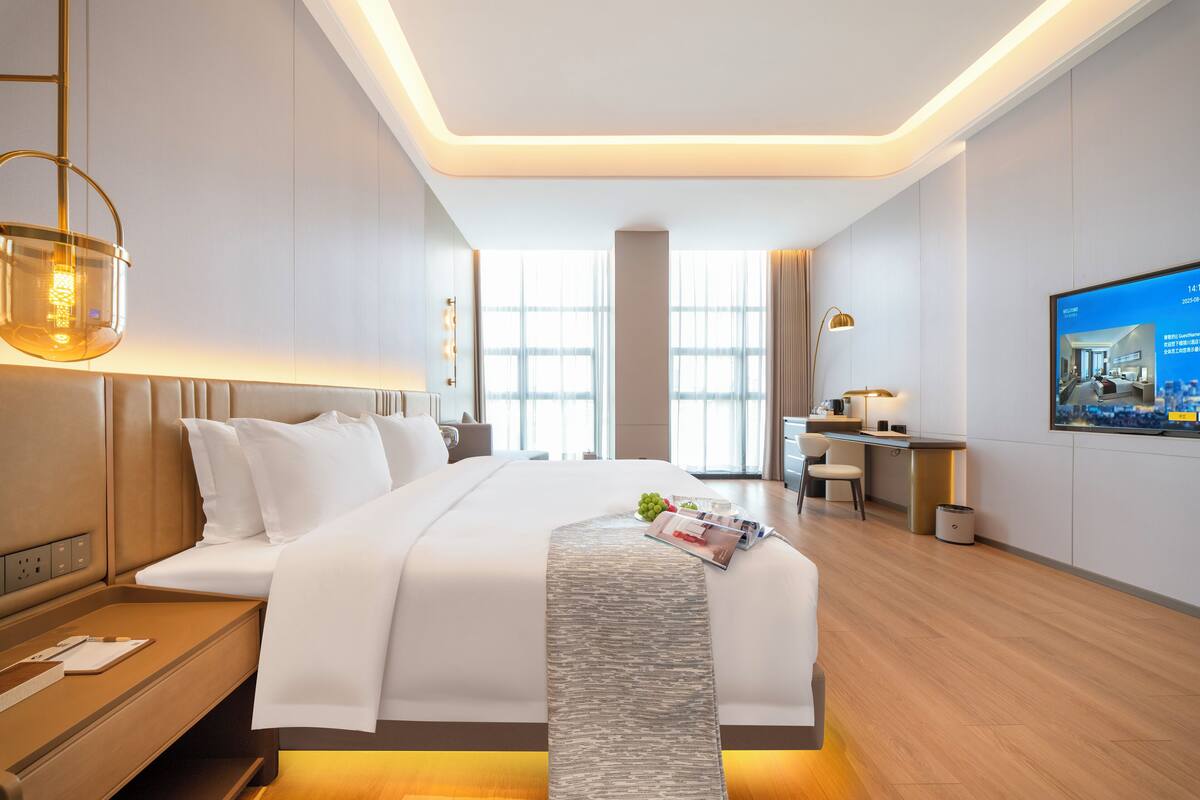 Quarto casal básico | Wi-Fi de cortesia, roupa de cama