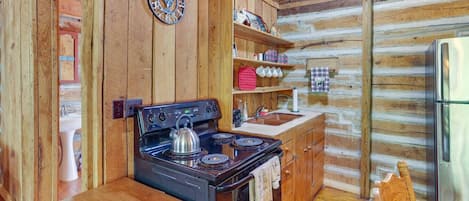 Frigorífico, horno, placa de cocina y cafetera o tetera