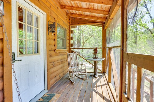 Hansel & Gretel Cabin at White Oaks Cabins