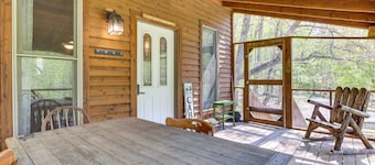 Rustic Brina Breeze Cabin!
