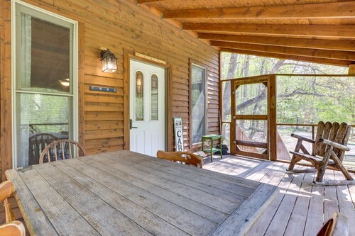 Rustic Brina Breeze Cabin!