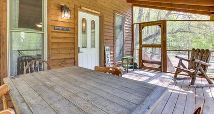 Rustic Brina Breeze Cabin!