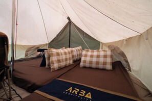 Studio Suite | Free WiFi, bed sheets - Kuleum Camp And Cabin By ARBA (Rancabali)