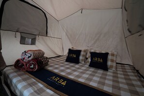 Free WiFi, bed sheets