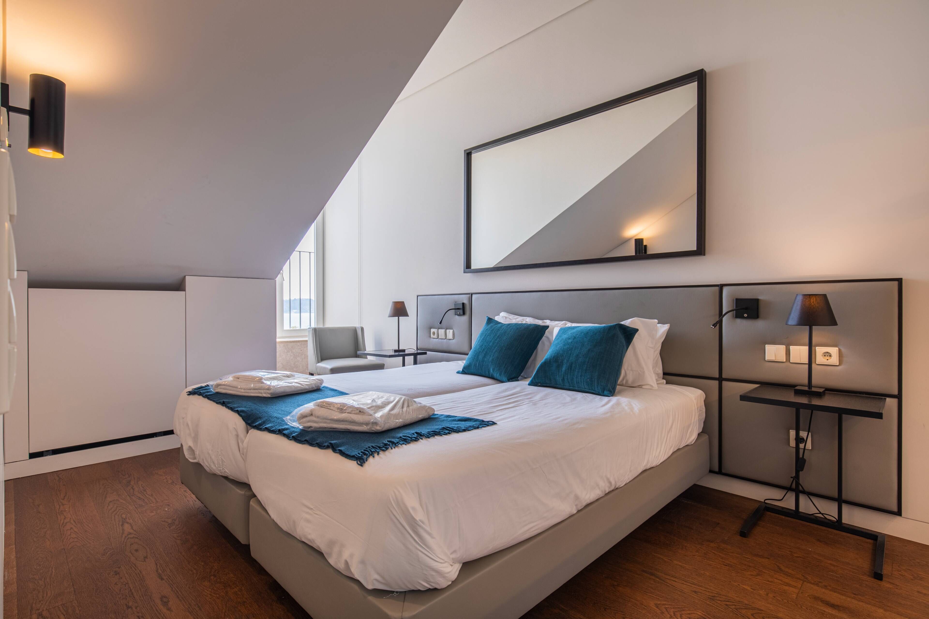 1 bedroom, iron/ironing board, internet, bed sheets