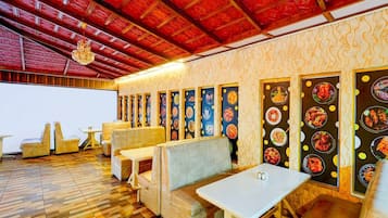 House | Dining
