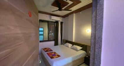 Shree Hanuman Hotel