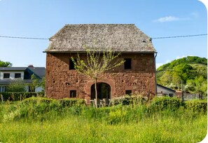 Exterior - The barn in the heart of the valley (Marcillac vallon)