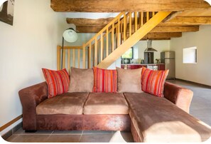 Living area - The barn in the heart of the valley (Marcillac vallon)