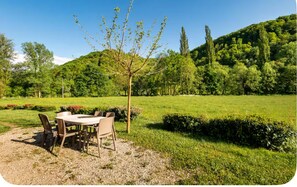 屋外ダイニングエリア