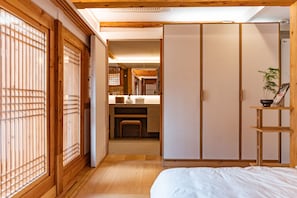 3 chambres, bureau, accĂšs au Wi-Fi (inclus), literie fournie