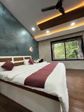 4 bedrooms, WiFi, bed sheets