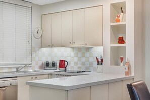 Microwave, dishwasher, coffee/tea maker