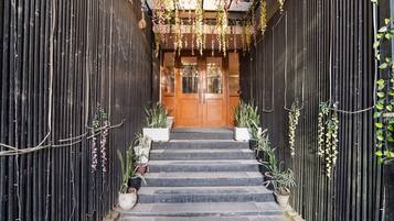 House | Reception