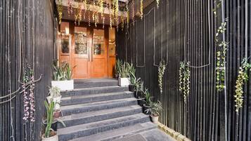 House | Reception
