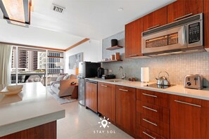 Fridge, microwave, oven, stovetop