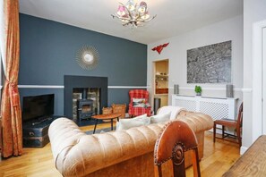 Apartment, City View | Laptop workspace, free WiFi, bed sheets