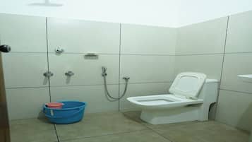 Standard Double Room | Bathroom
