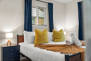 4 bedrooms, iron/ironing board, free WiFi, bed sheets