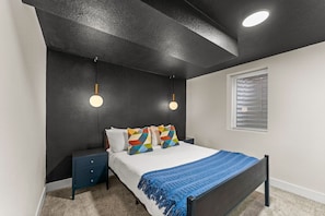 4 bedrooms, iron/ironing board, free WiFi, bed sheets