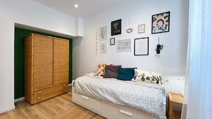 2 chambres, fer et planche à repasser, Wi-Fi gratuit, draps fournis