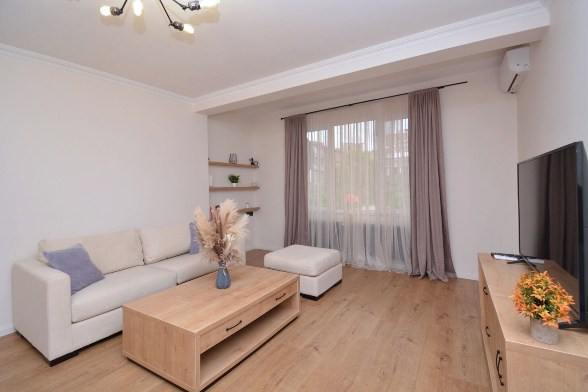 Blackout curtains, iron/ironing board, free WiFi