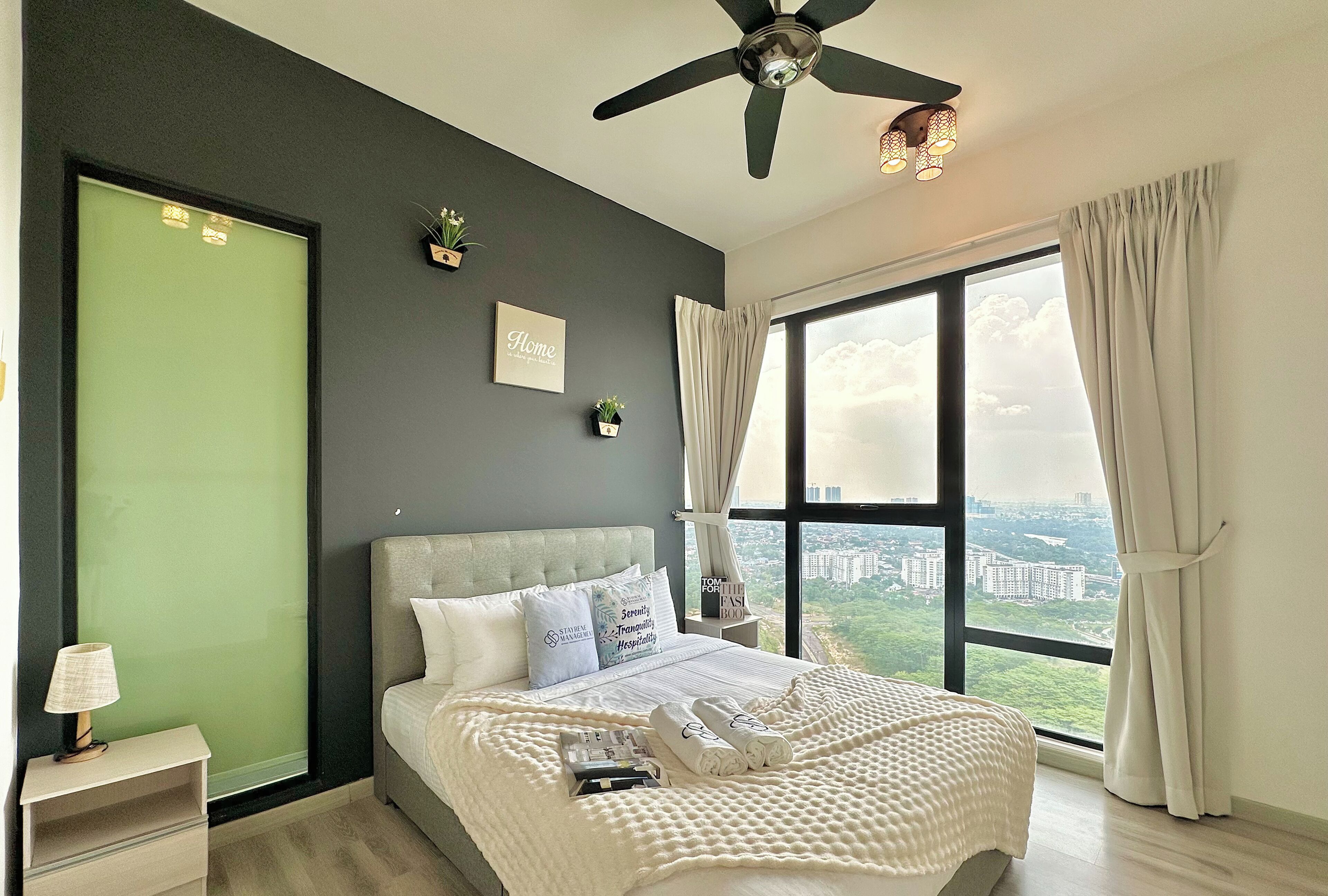 Iron/ironing board, free WiFi