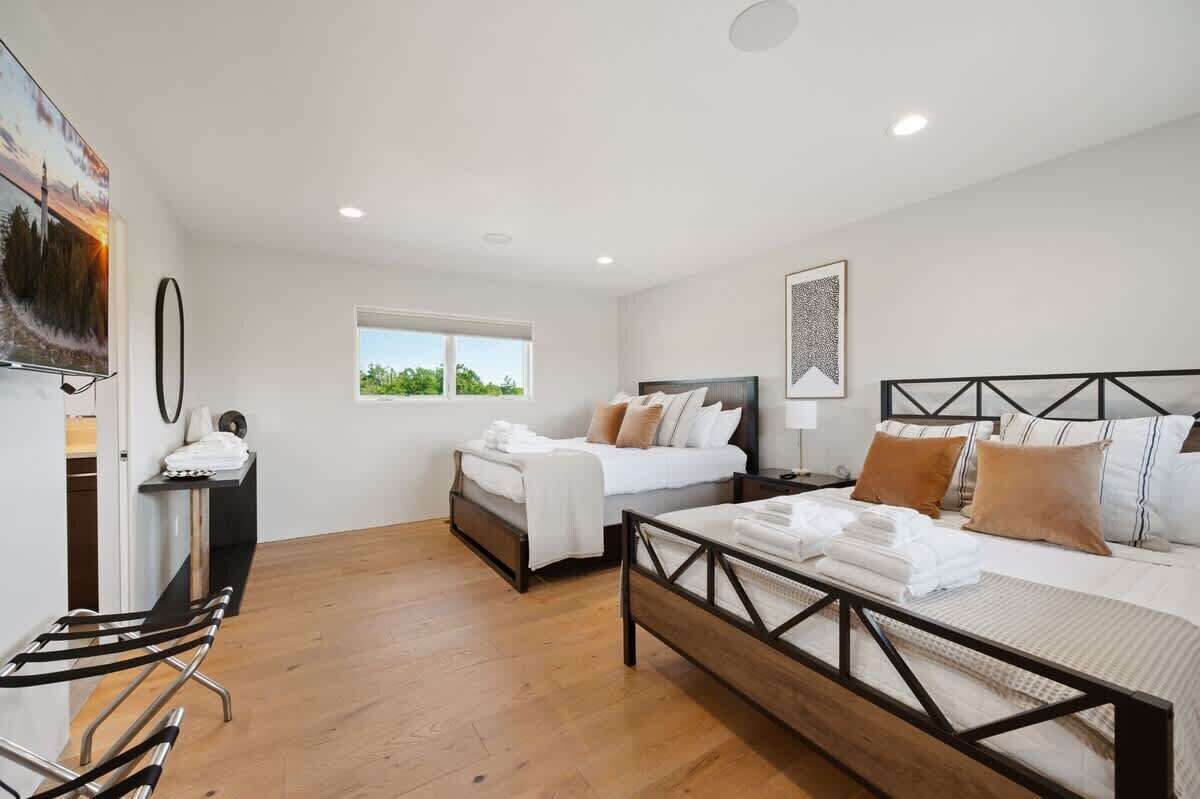 5 dormitoris, wifi gratuïta i roba de llit 