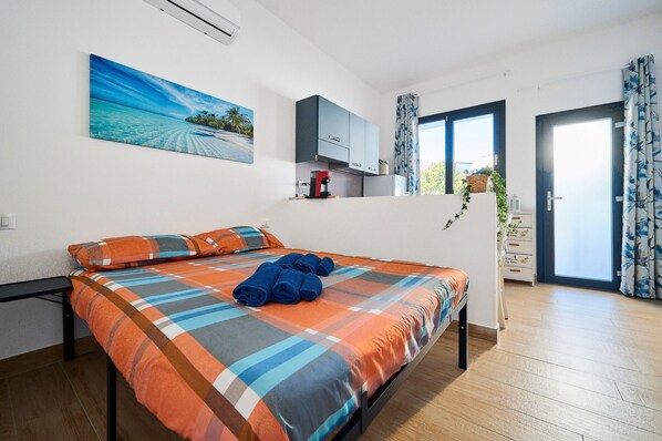 1 bedroom, iron/ironing board, WiFi, bed sheets